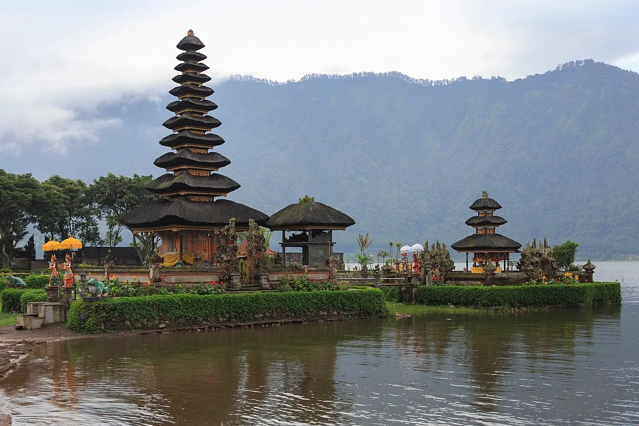 Ulun Danu Beratan Temple beside the lake and mountains in Bali